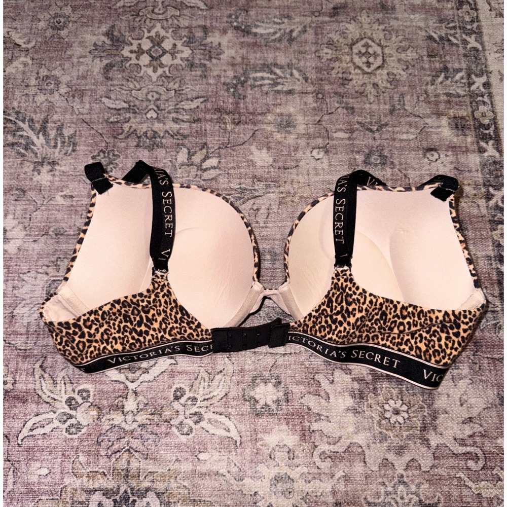 Victoria's Secret Leopard Print T-Shirt Push-Up Plunge Bra Logo Straps 36C - Picture 2 of 4